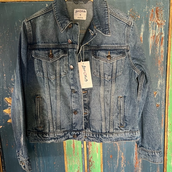 NWT Women's Blue Denim Jean Jacket w/ “Faith” embroidered Size Small - Picture 3 of 9